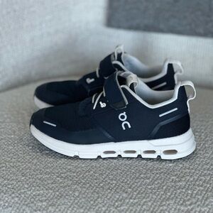 On Running Kids' Navy and White Sneakers